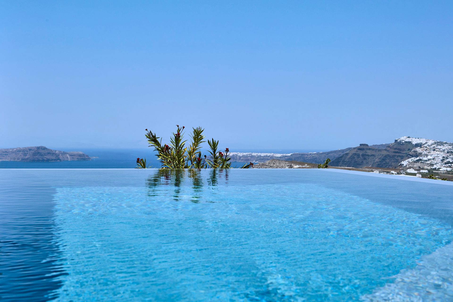 Nova Luxury Suites Santorini