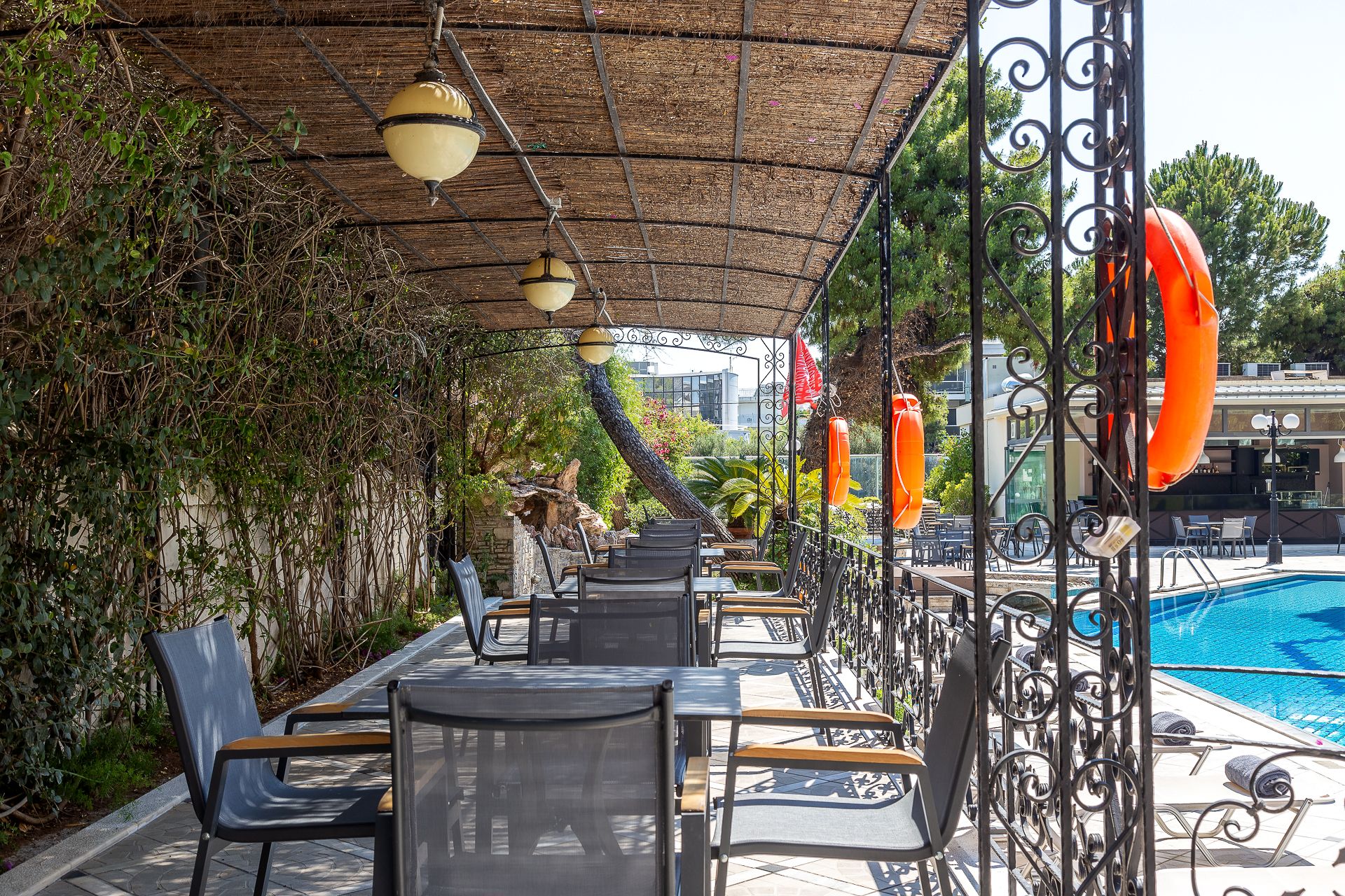 Oasis Hotel Apartments