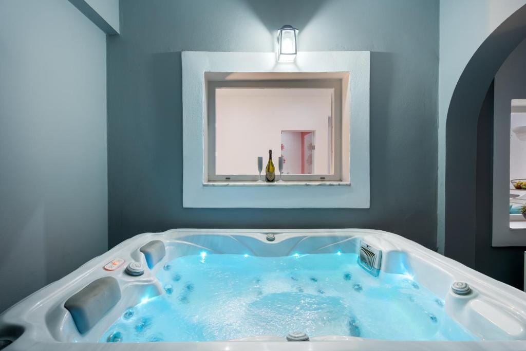 Oasis Suites Fira