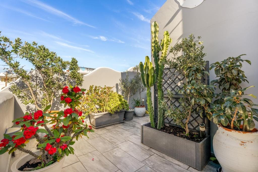 Oasis Suites Fira