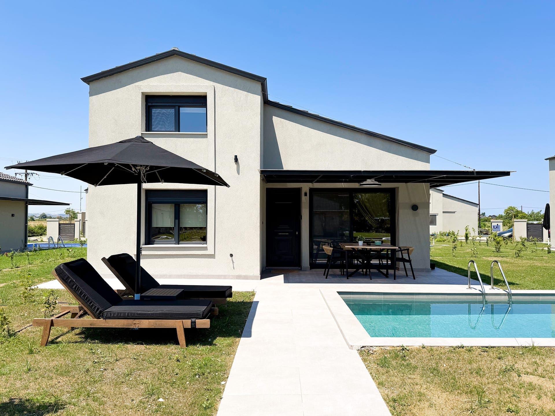 Ammos Luxury Pool Villas