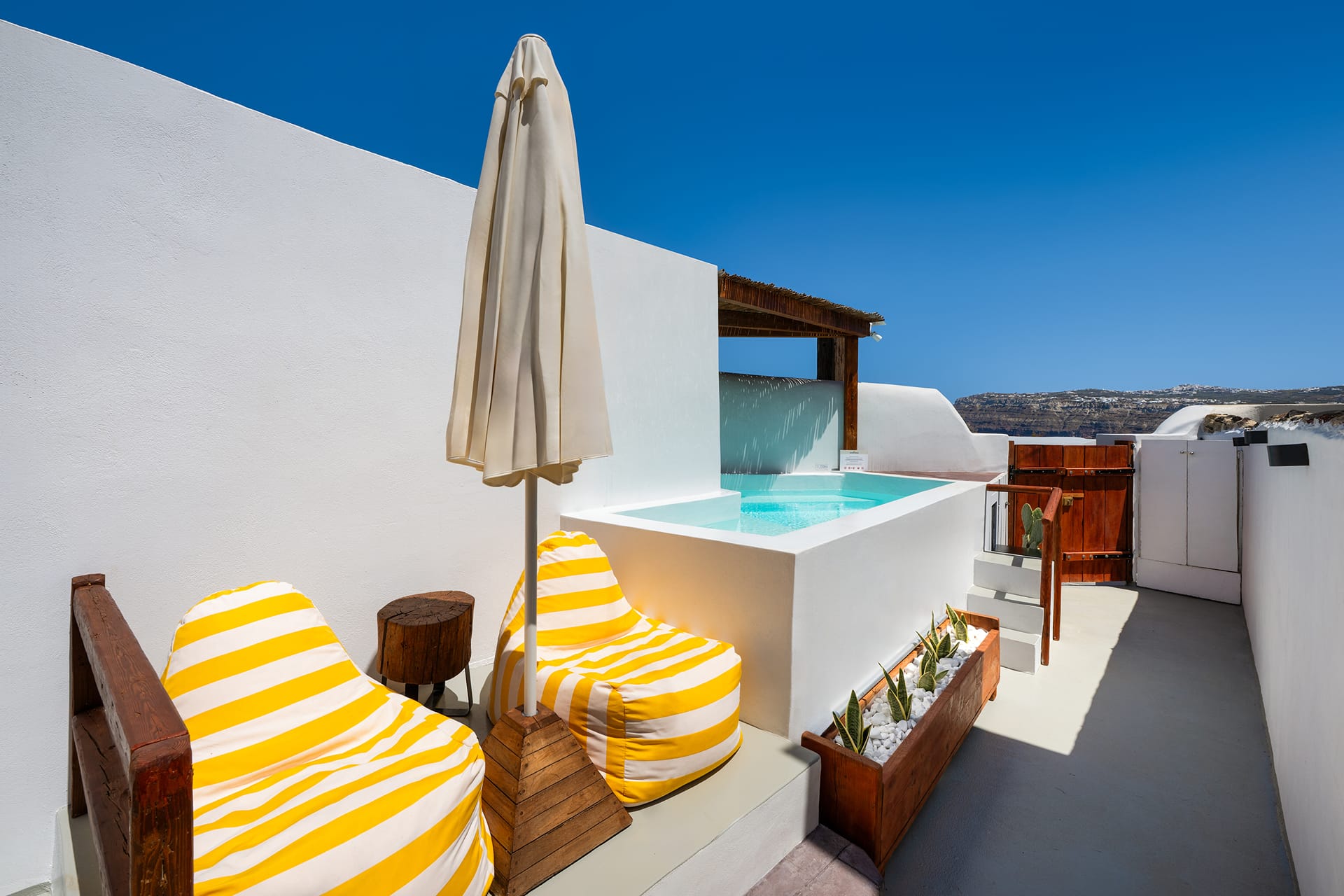 Orasis Houses - Luxury Retreats with Pool & View
