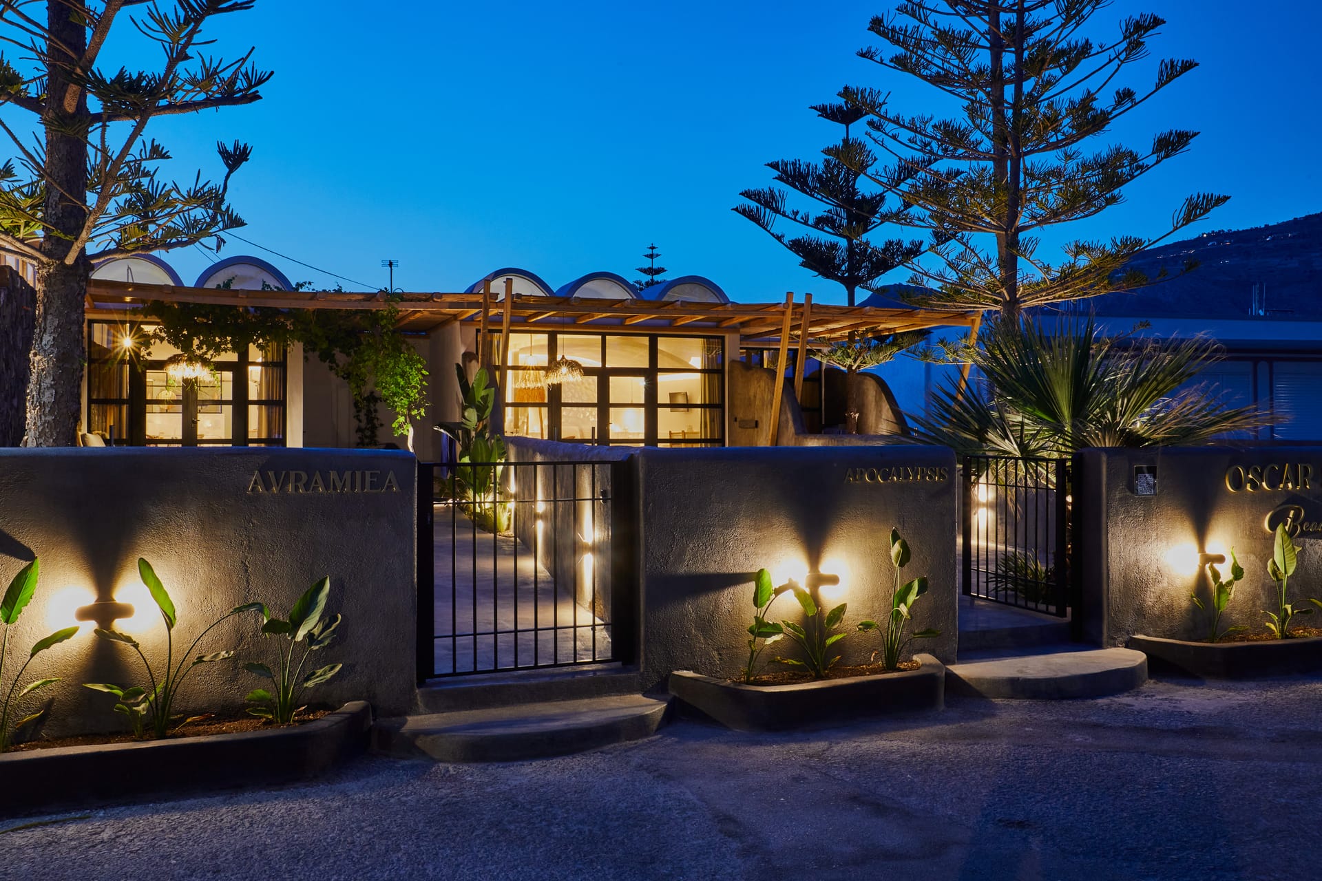 Oscar Beachfront Suites