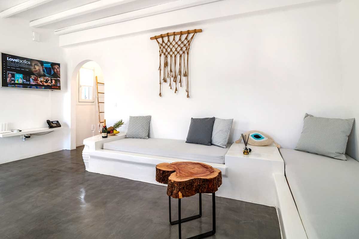 Ow Andros Luxury Suites