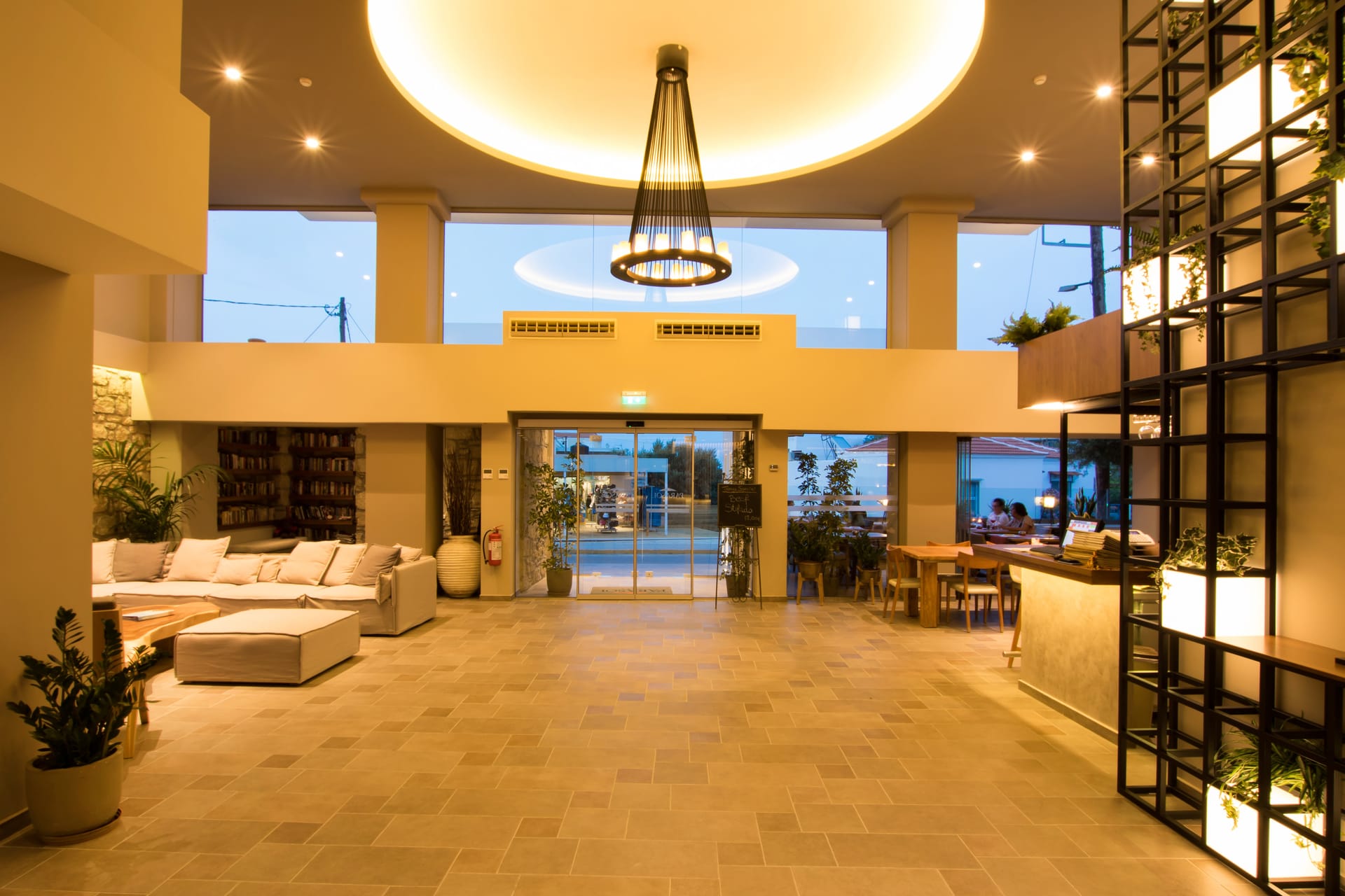 Parasol Luxury Hotel & Suites