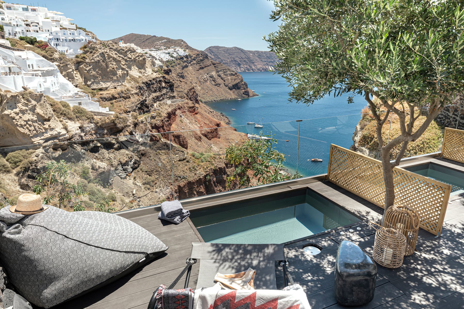 Pearl of Caldera Oia