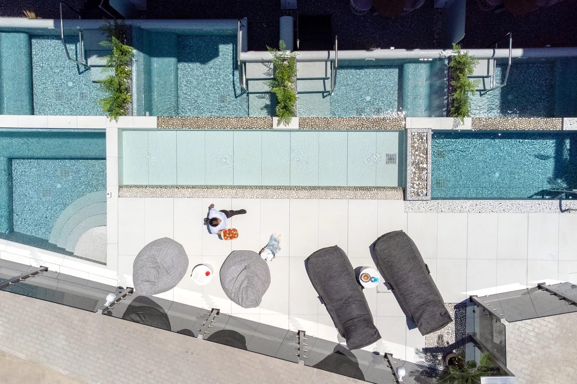 Pearl SeaBreeze Suites