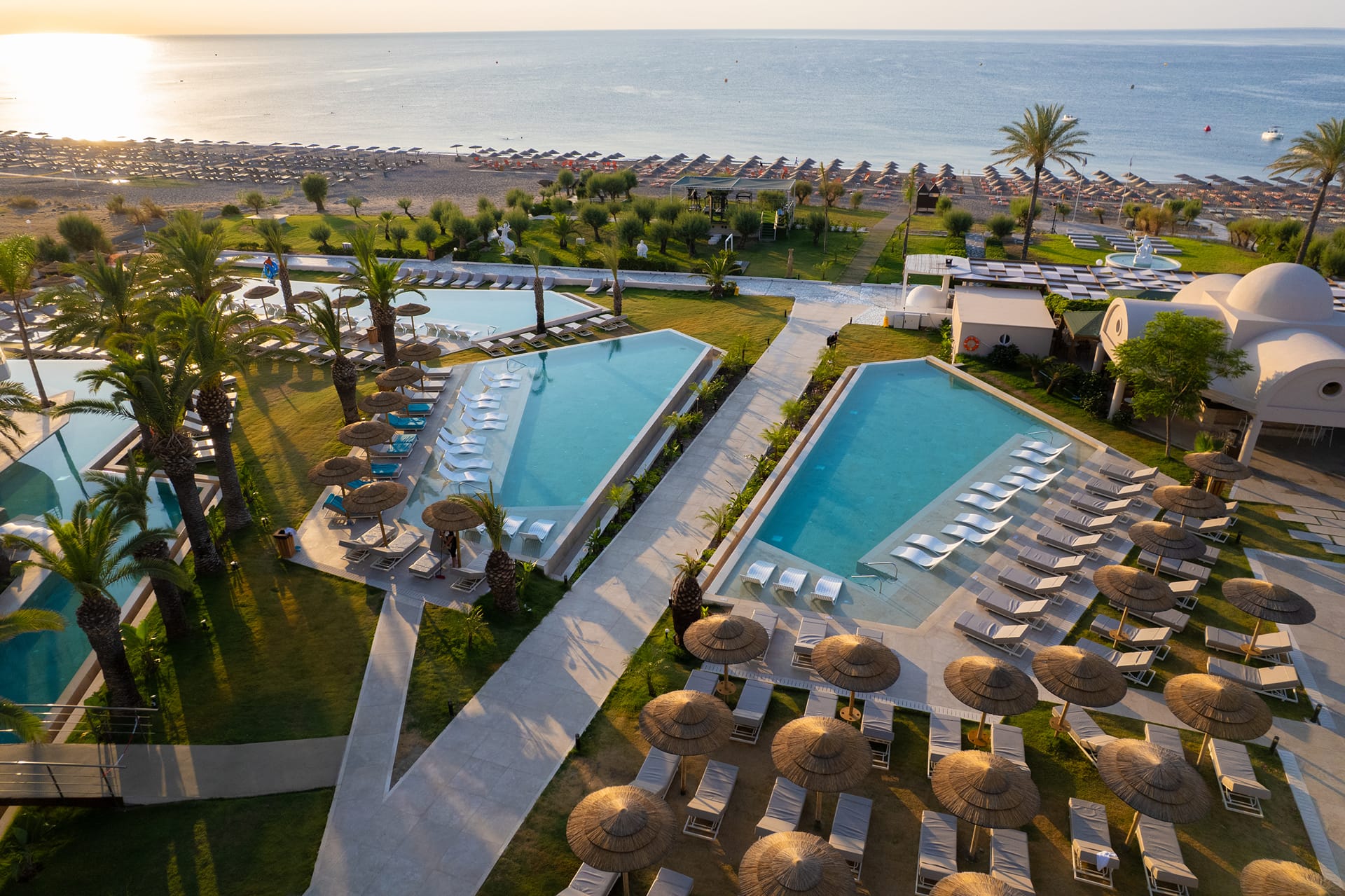Pegasos Deluxe Beach Hotel