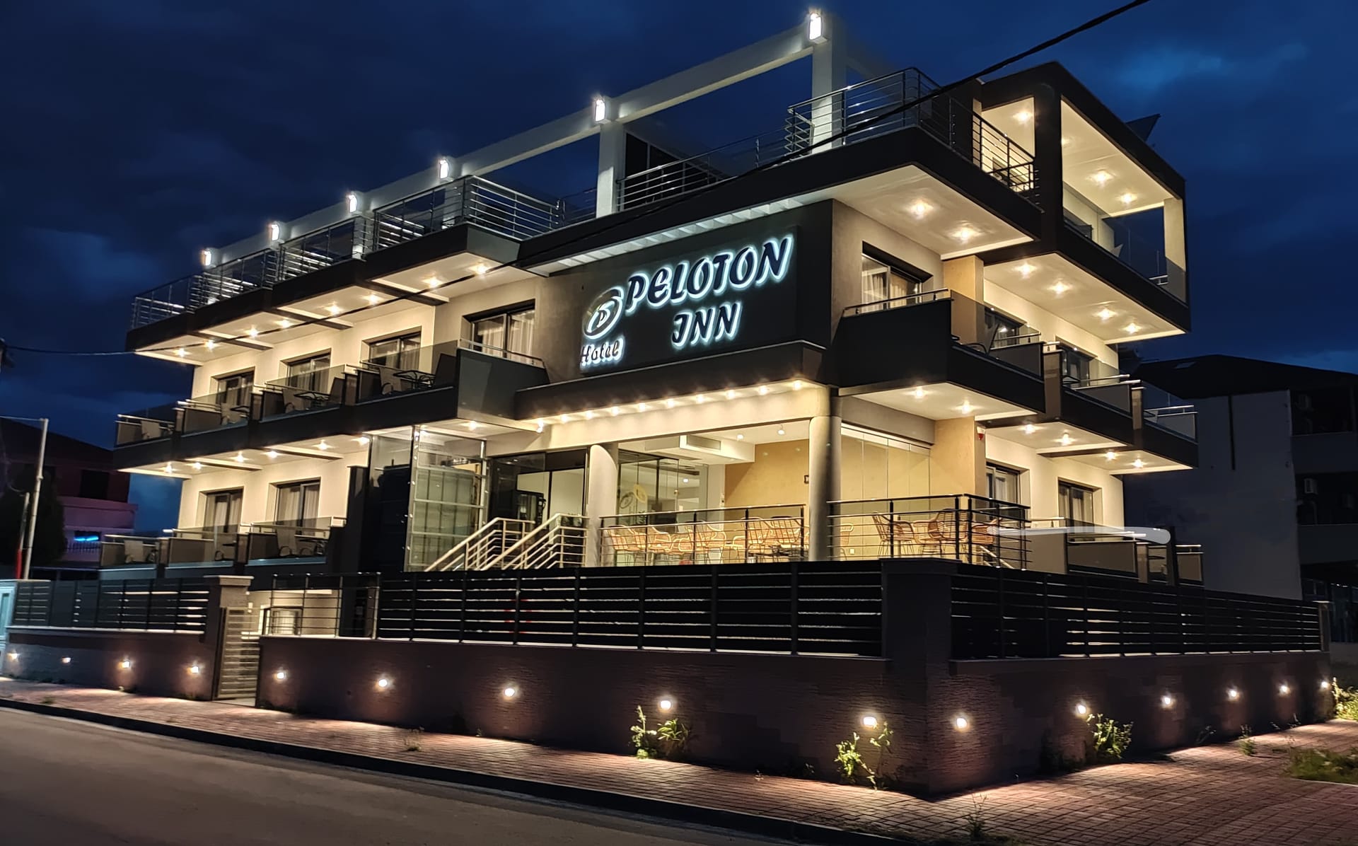 PELOTON INN