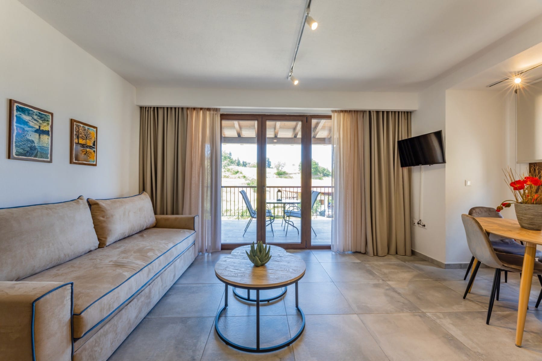 Penelope Luxury Suites