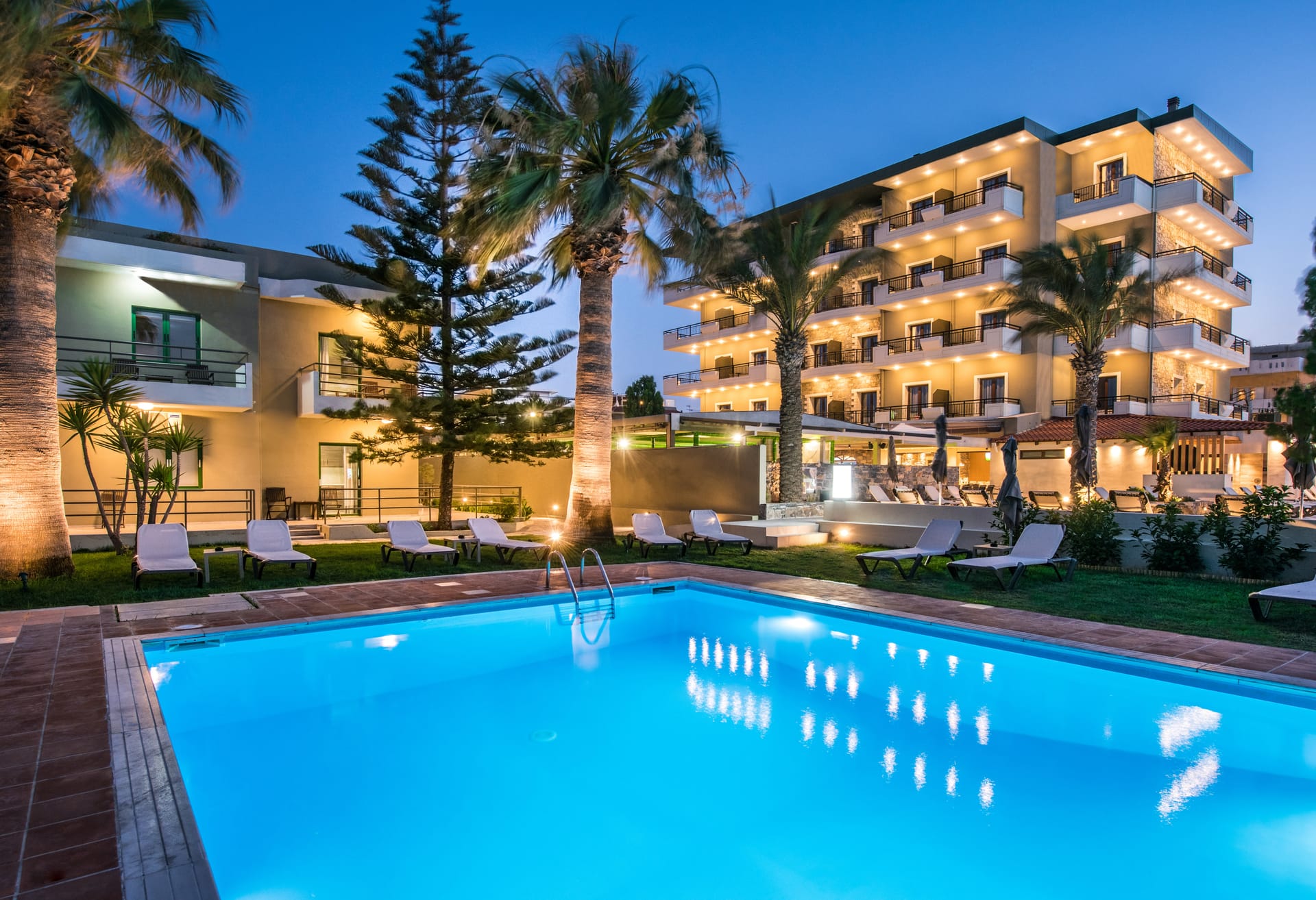Petousis Hotel & Suites