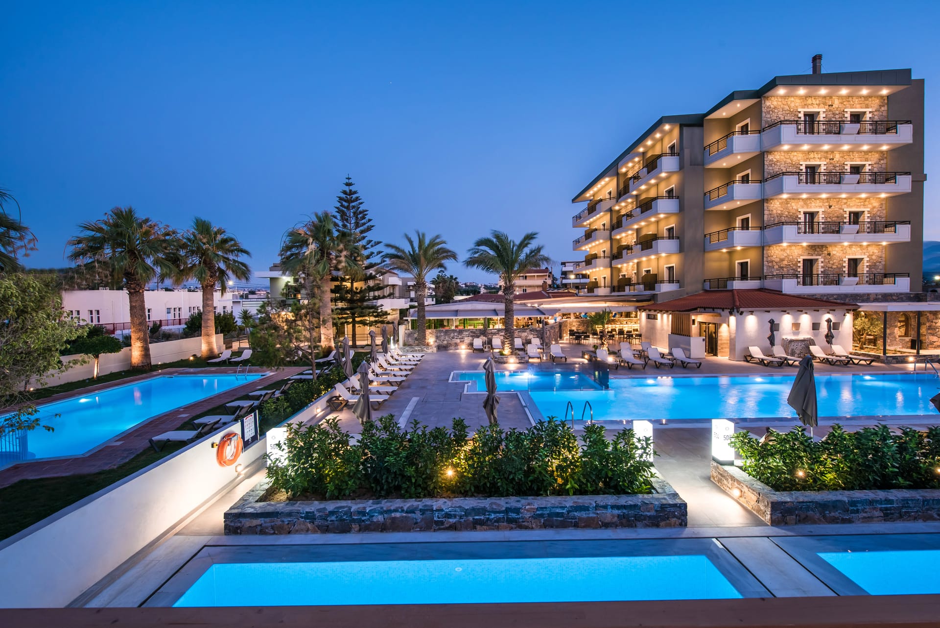 Petousis Hotel & Suites