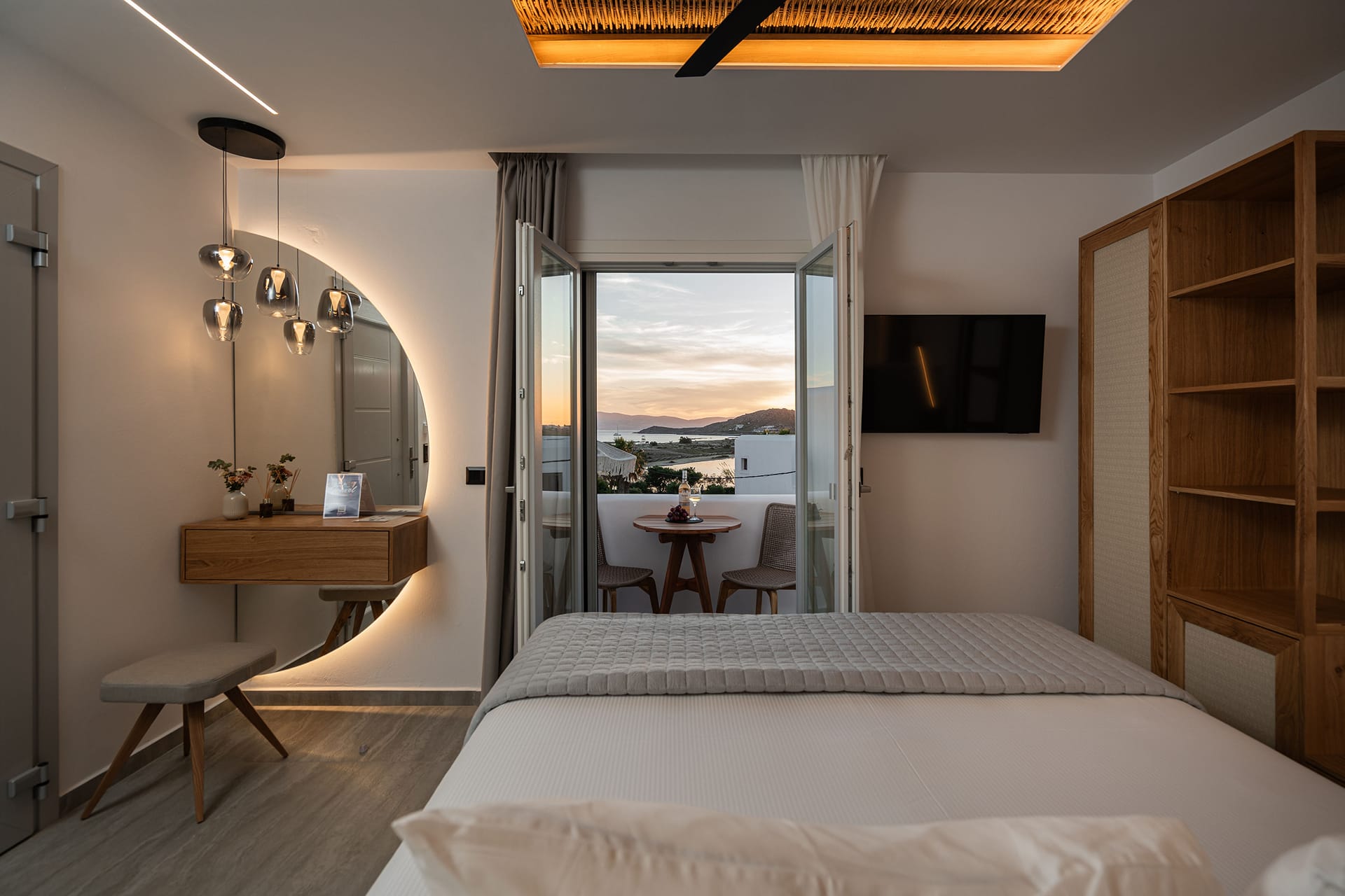Phaistos Suites