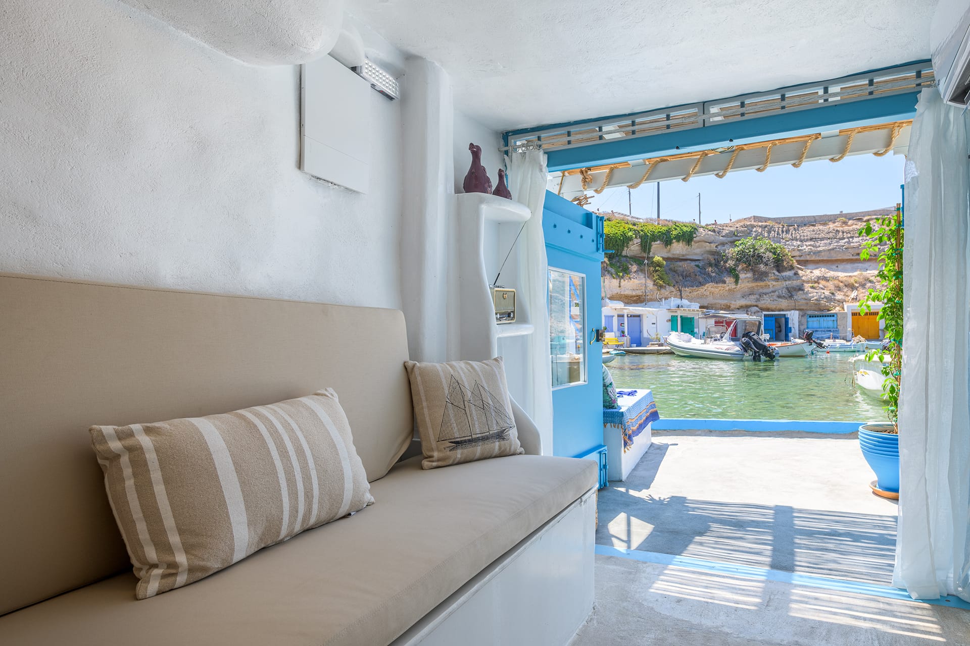 Pigi Zois Fisherman House Milos