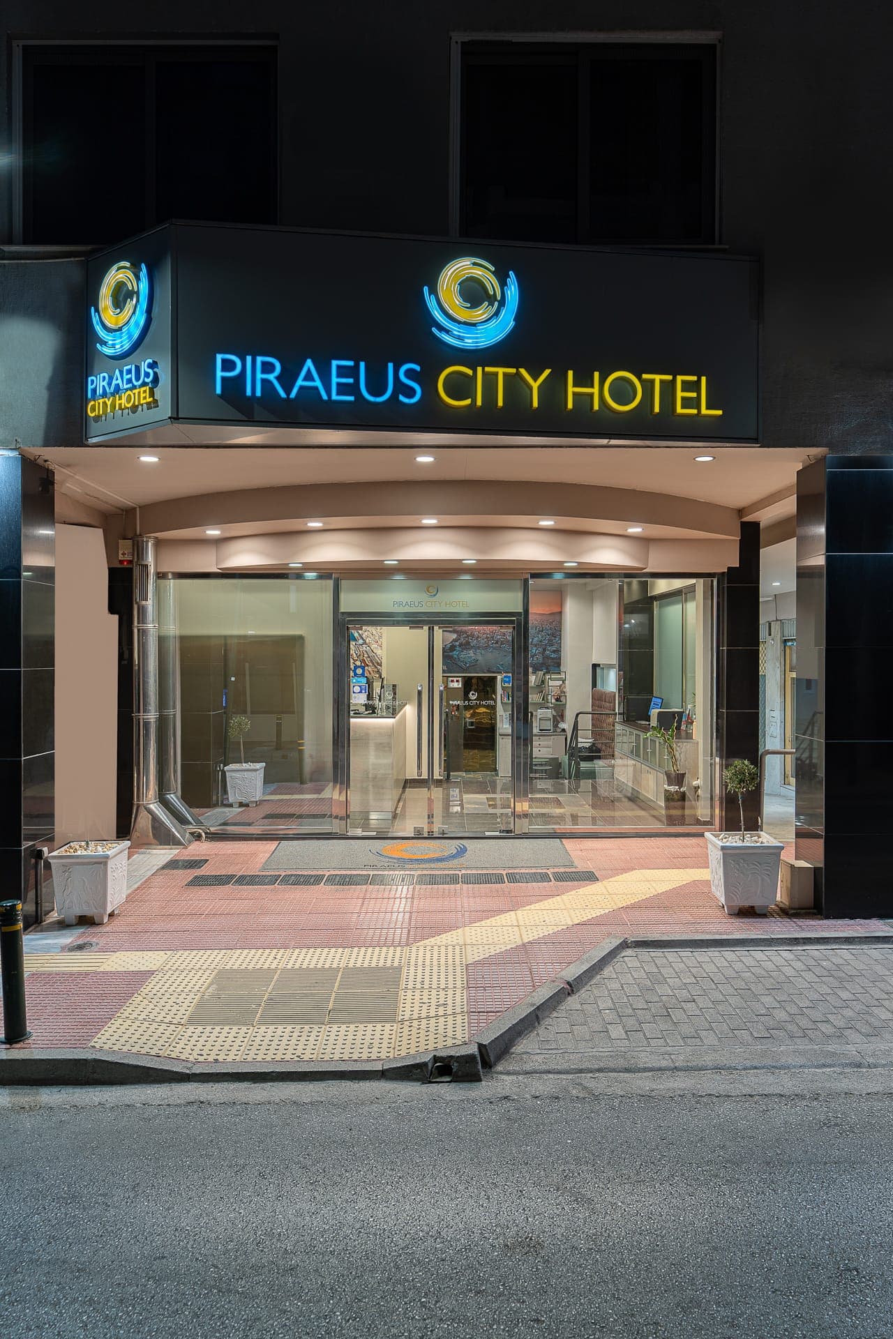 Piraeus City Hotel