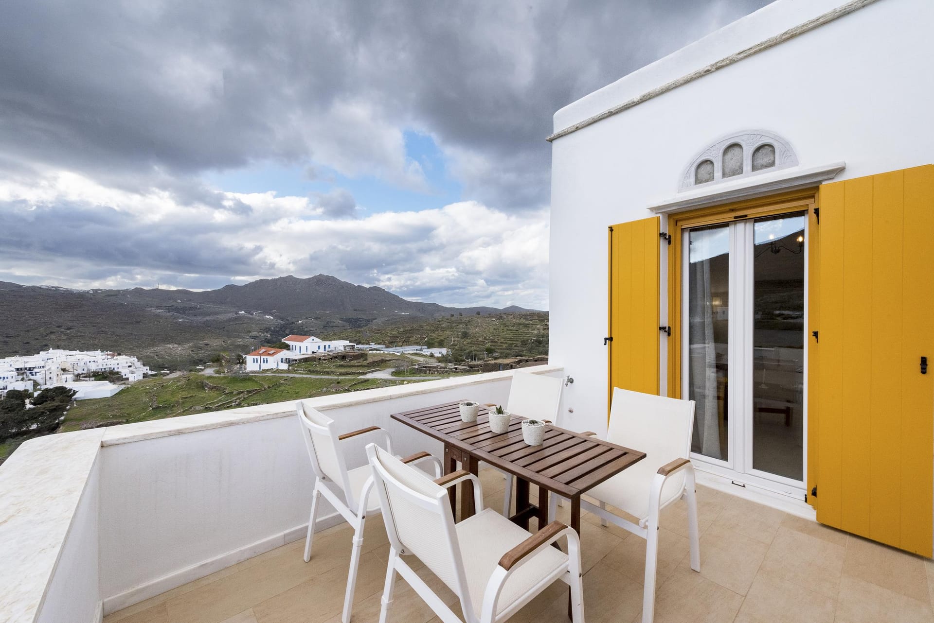 Pirgos Suites