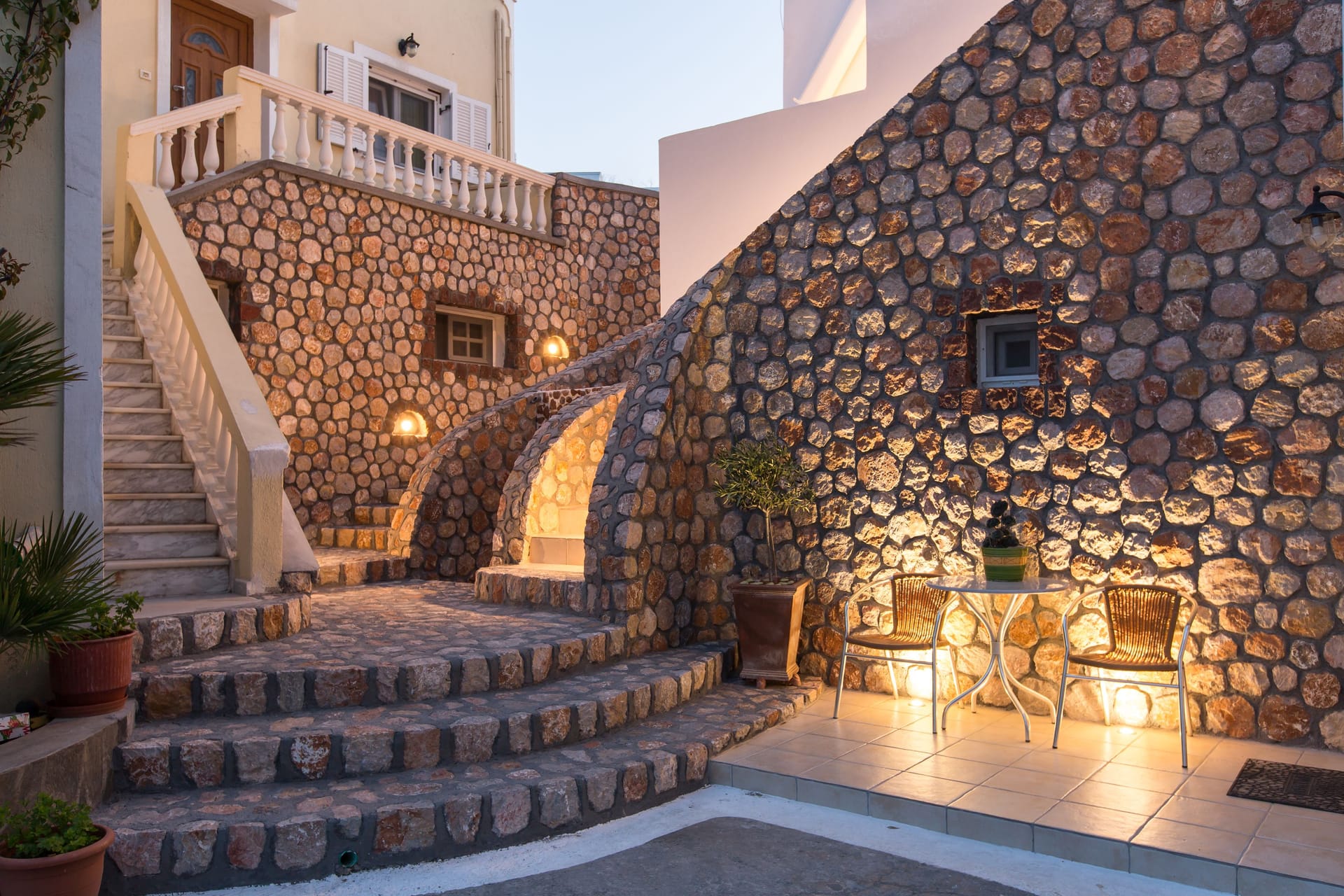 Pithos Apartments