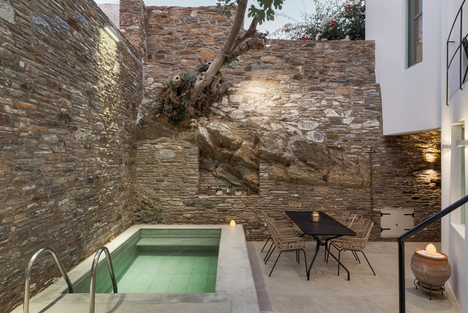 Porto Sereno Andros Suites