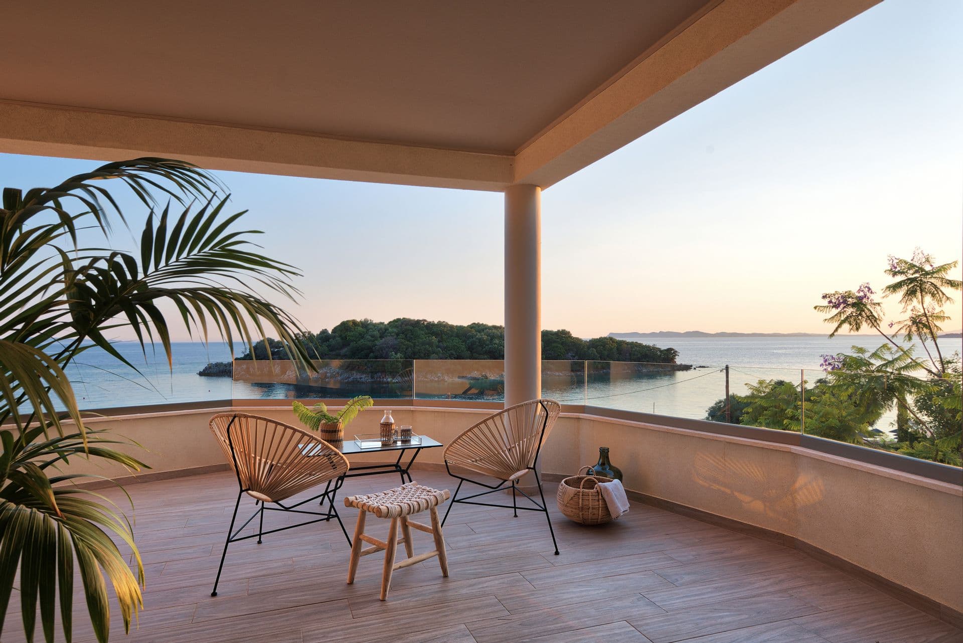 Prima Vista Beachfront Boutique Hotel