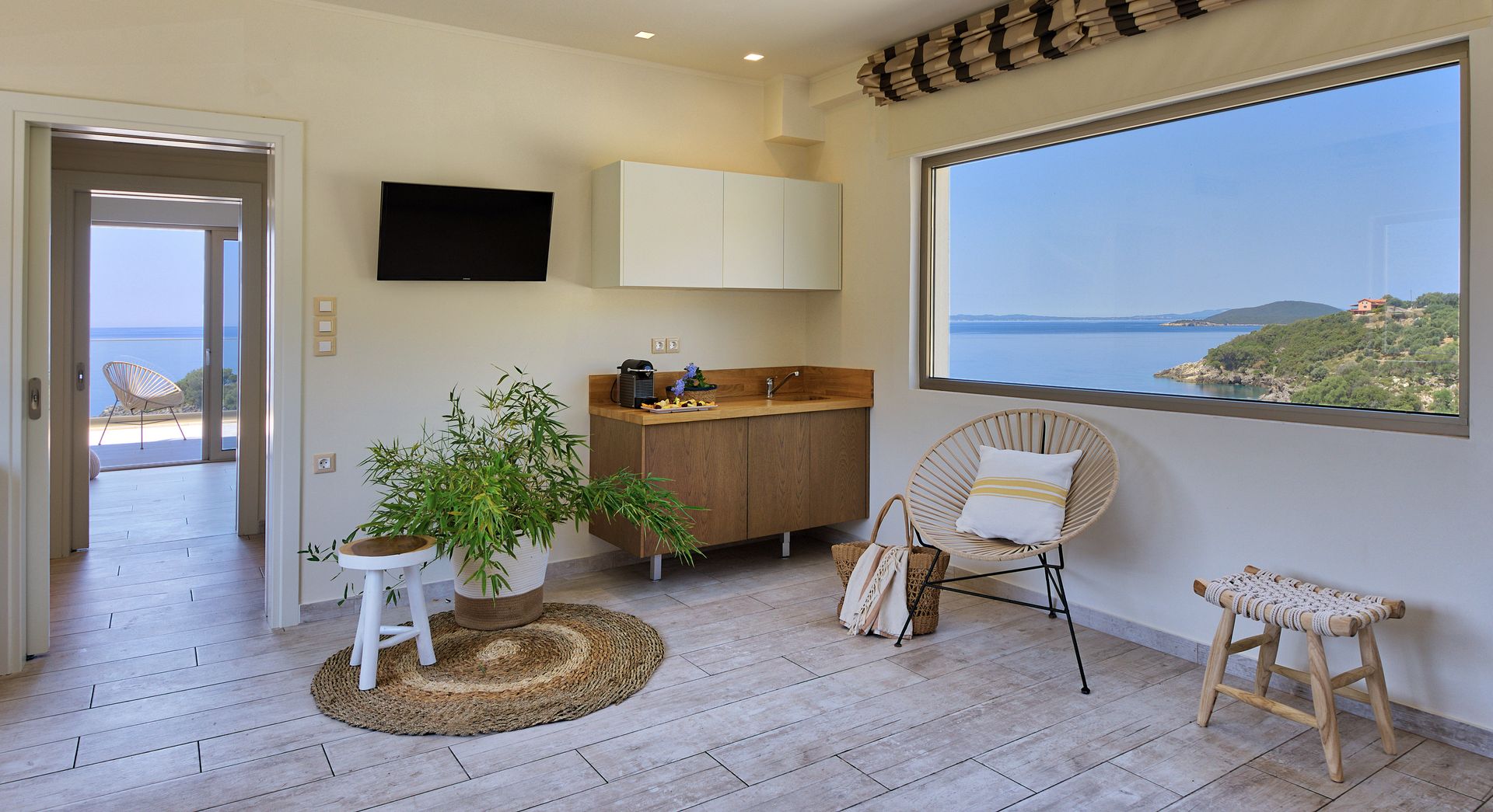 Prima Vista Beachfront Boutique Hotel
