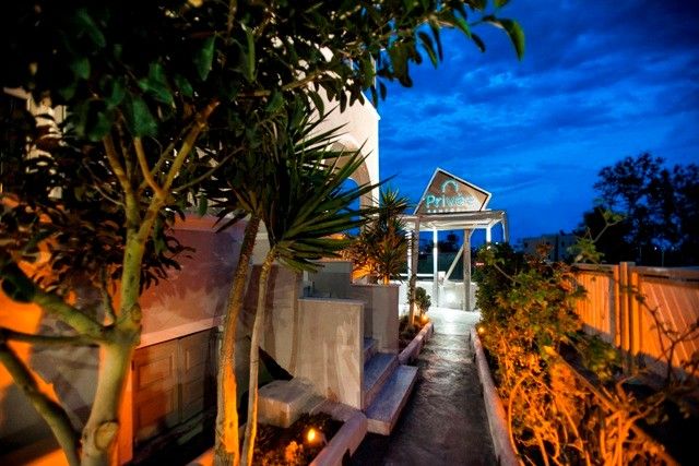 Privee Santorini