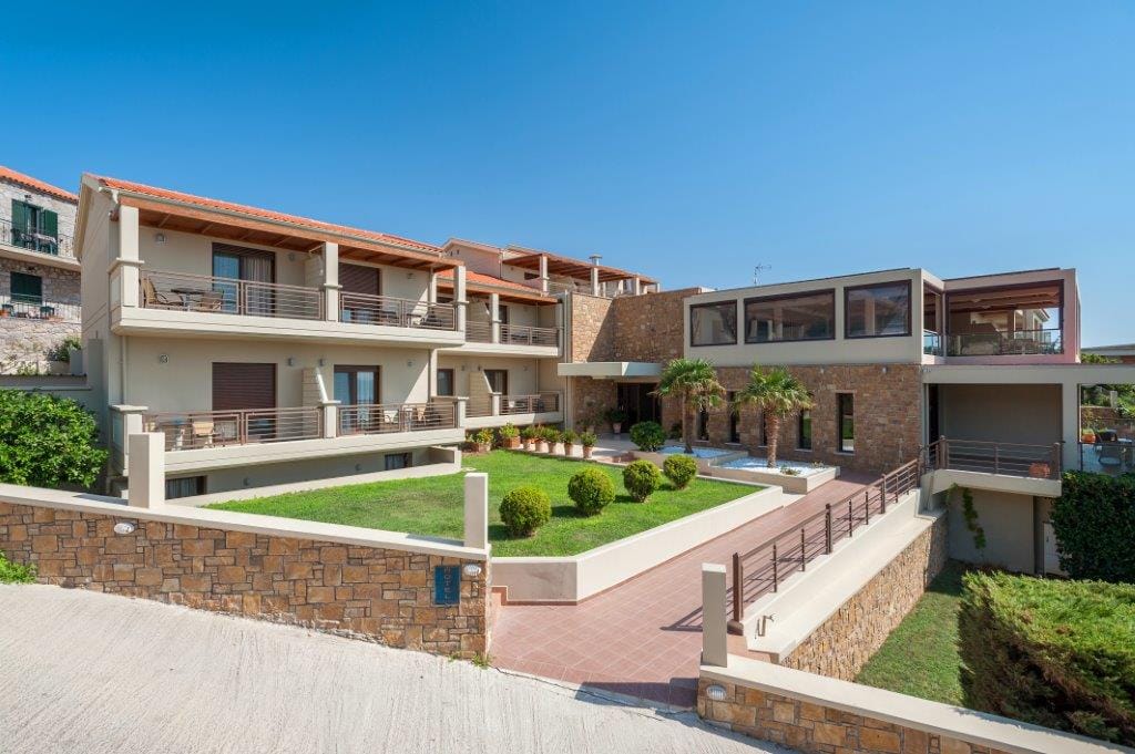 Porto Plaza Beach Resort Hotel