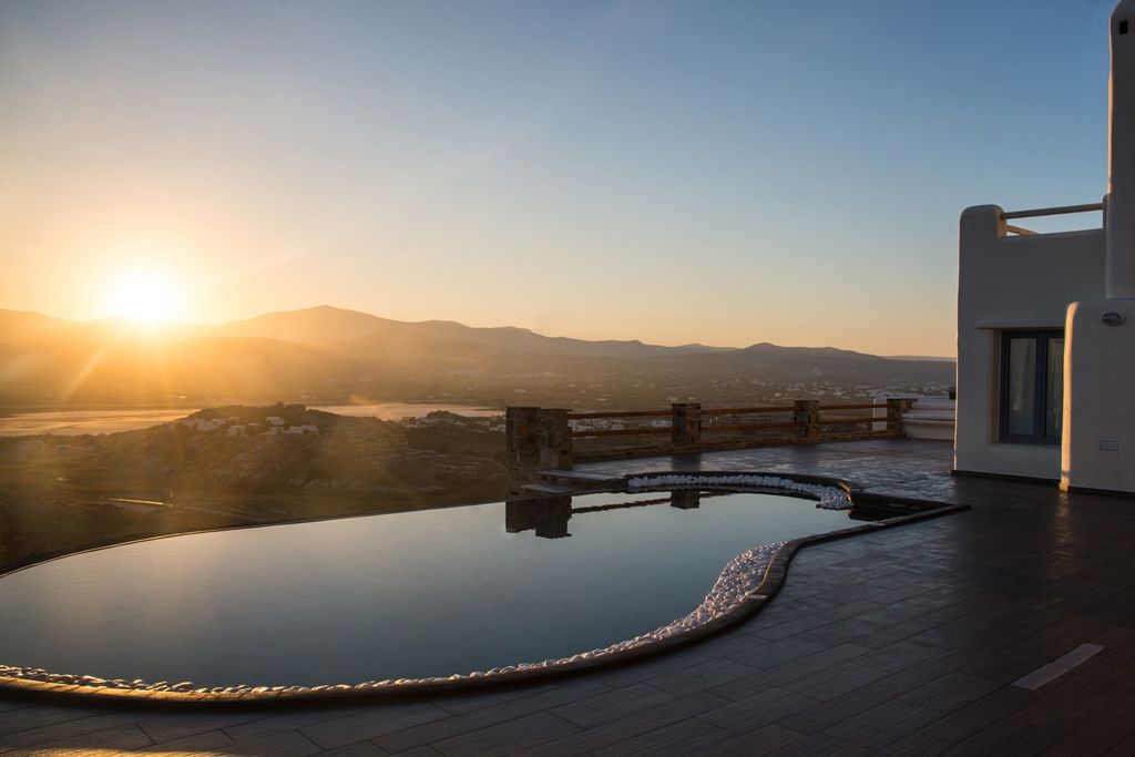 Naxos Rock Villas