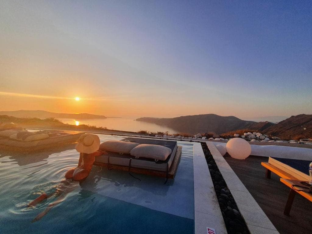 Amaze Suites