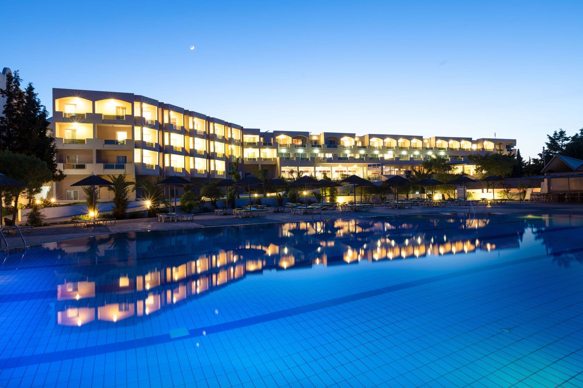 SOVEREIGN BEACH HOTEL