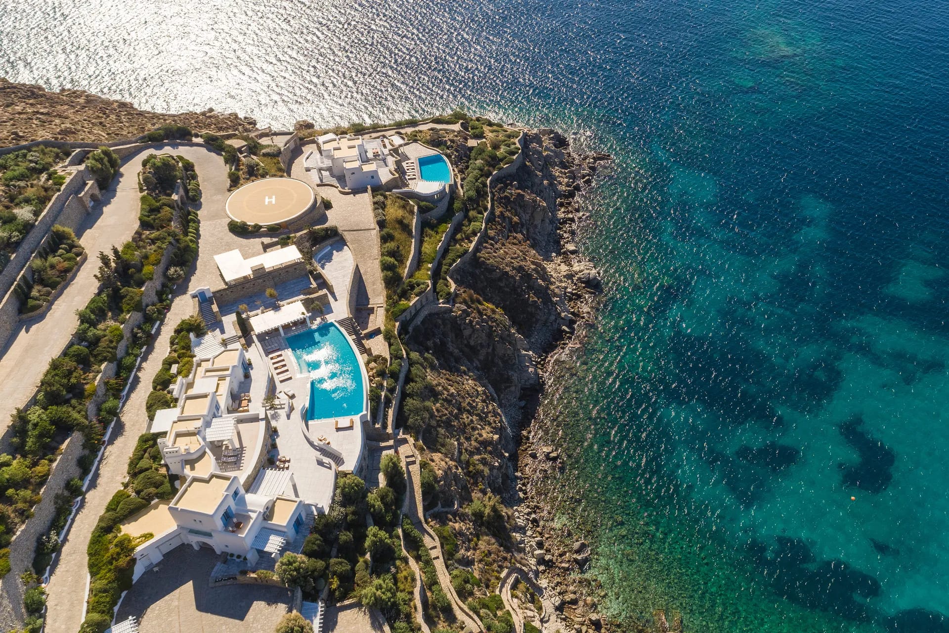 Live and Travel Greece