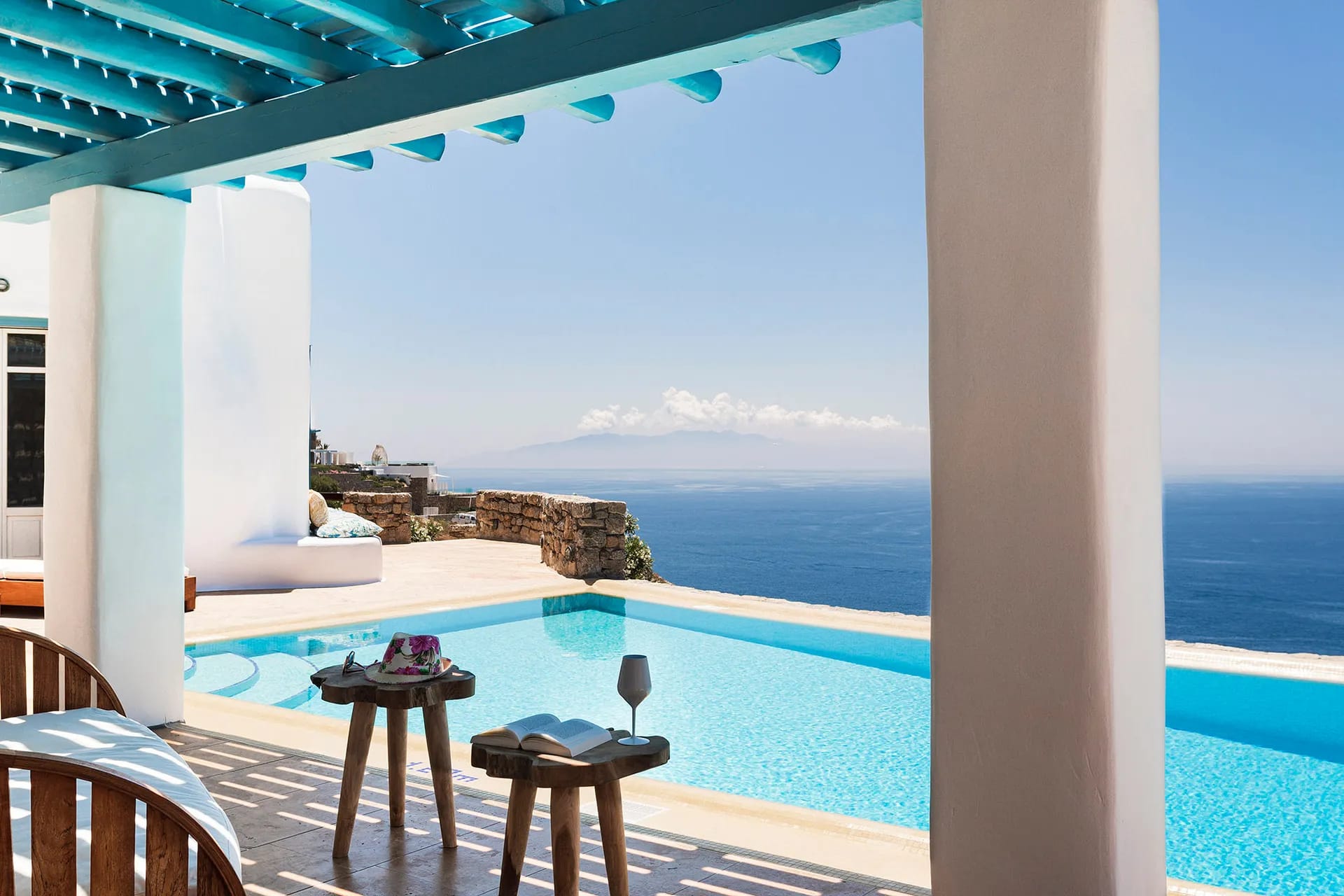 Live and Travel Greece