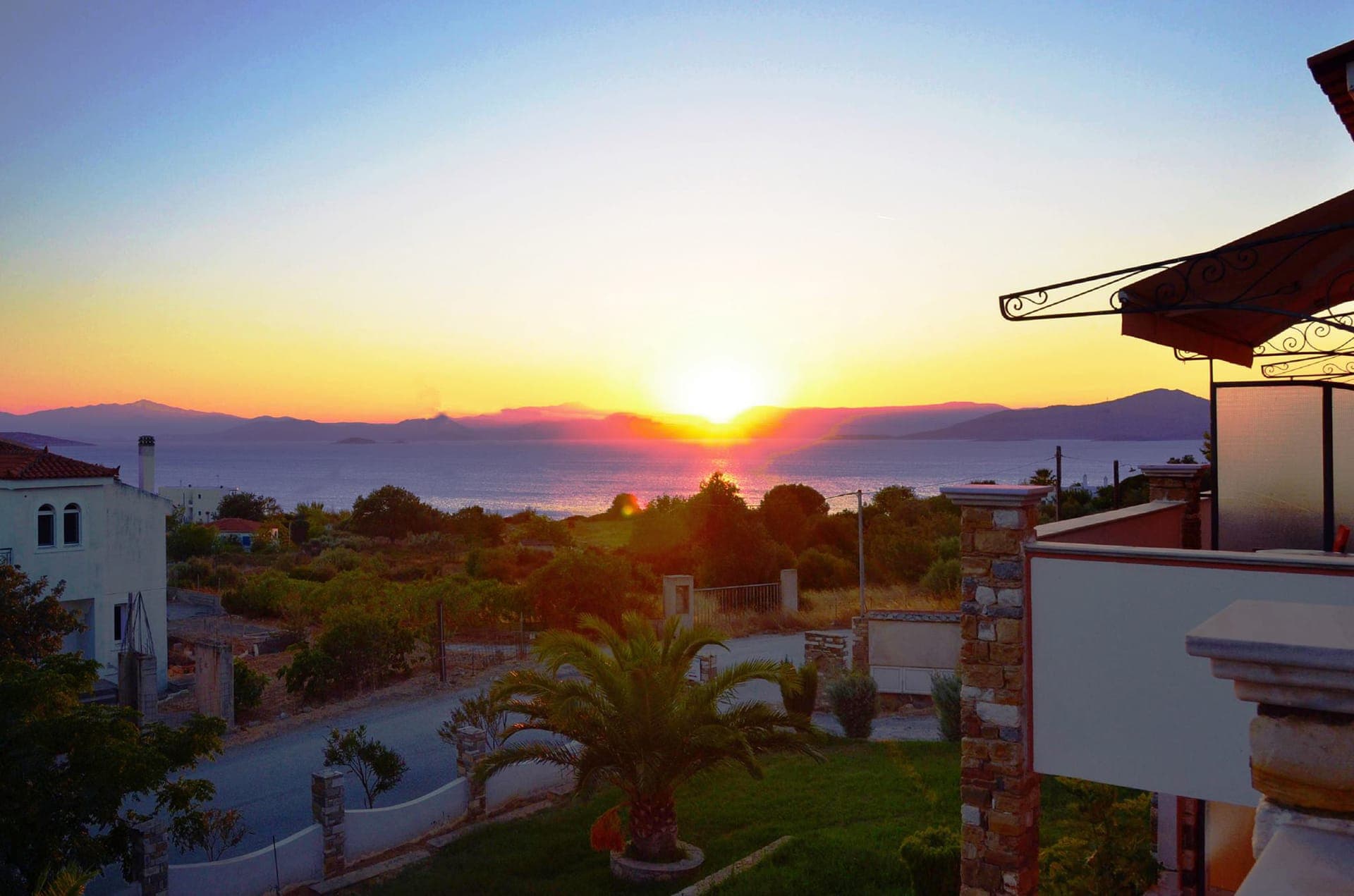 Saint George Hotel & Suites