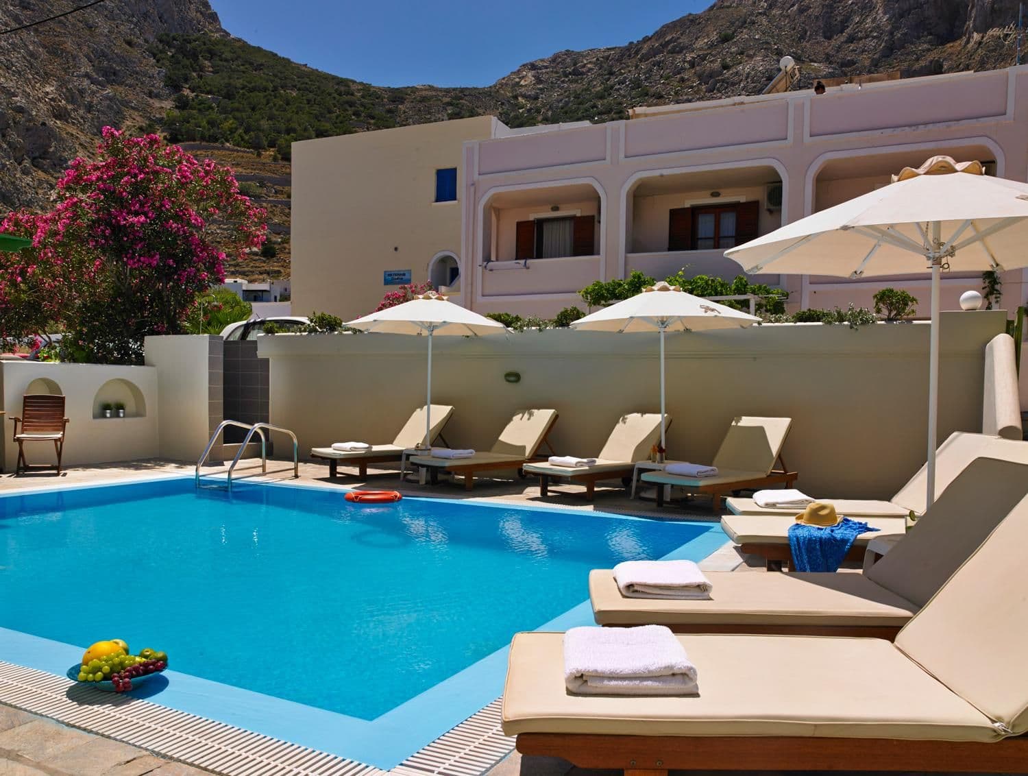 Studios Marios Santorini