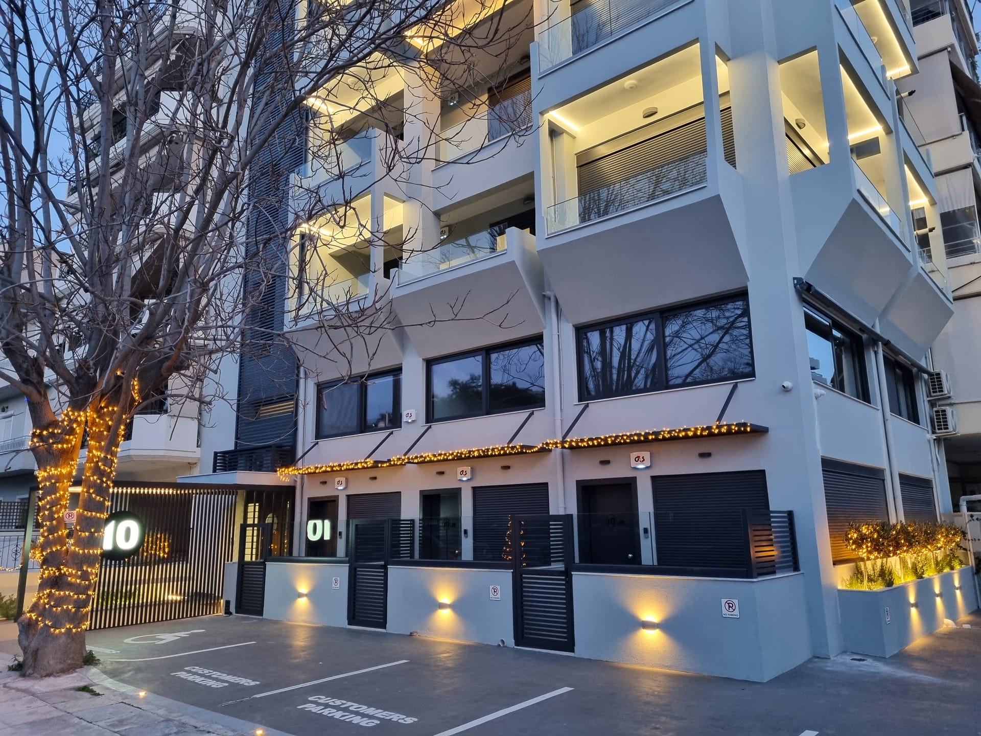 10 Apartments & Suites Athens
