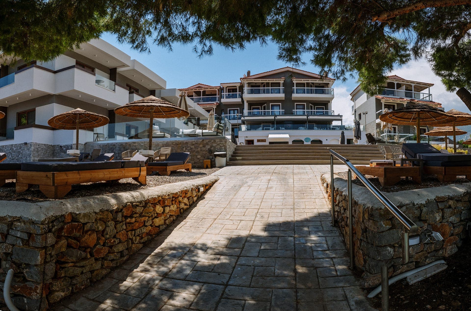 Trizonia Bay Hotel