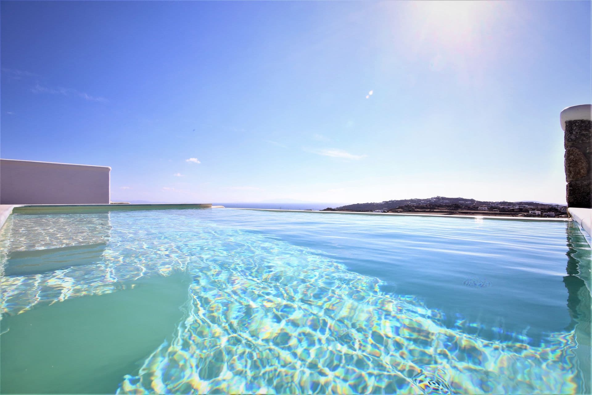 Evi Suites & Villas