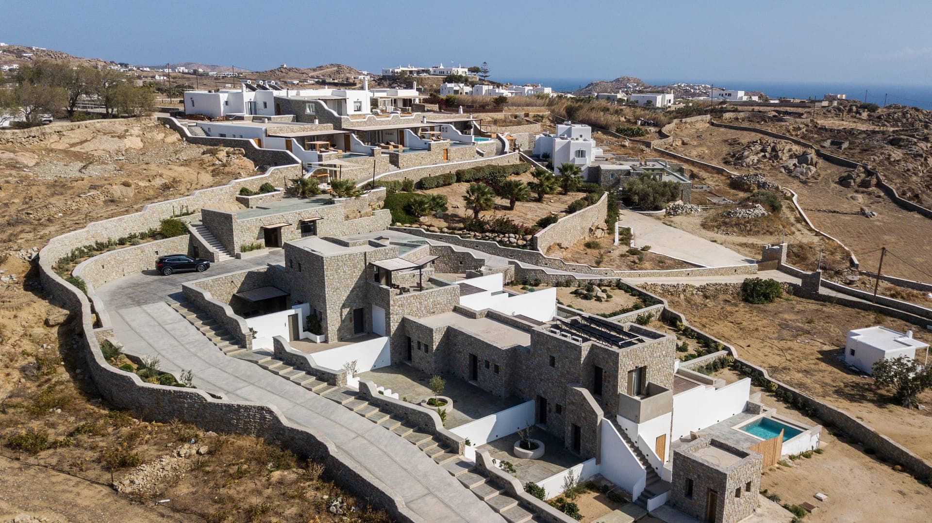 Evi Suites & Villas