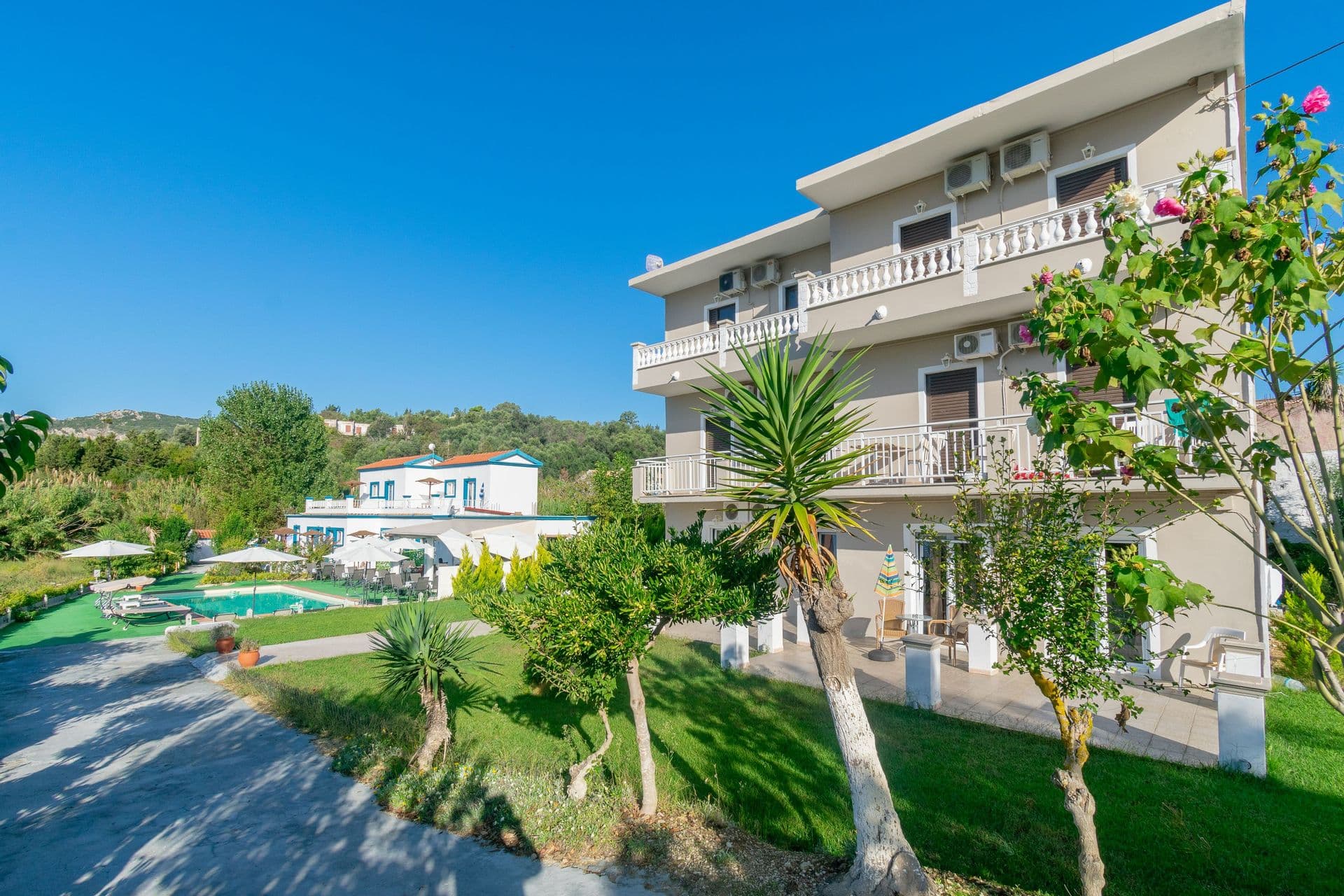 Akis Villa Studios & Apartments with Pool