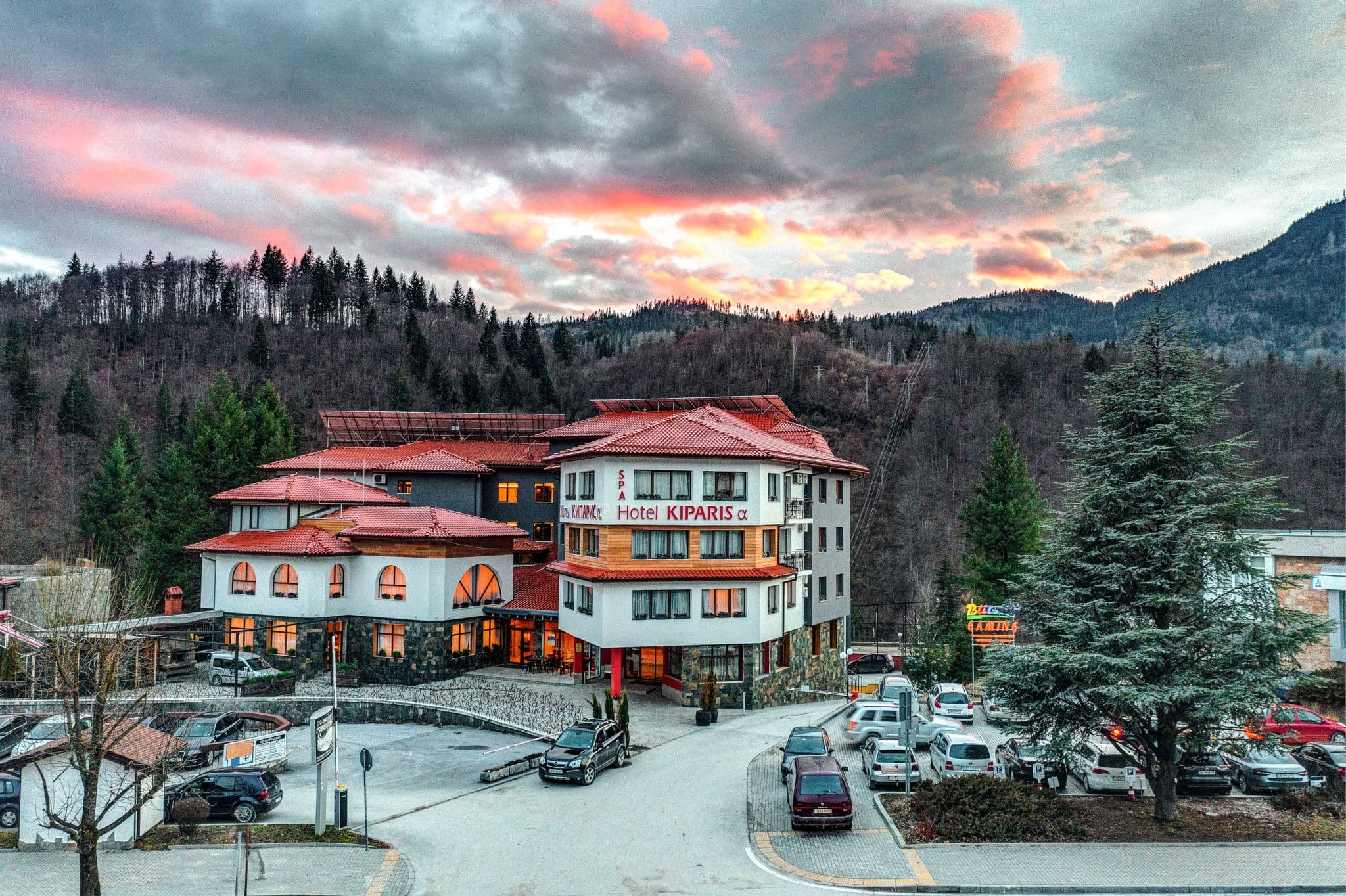 Хотел Кипарис