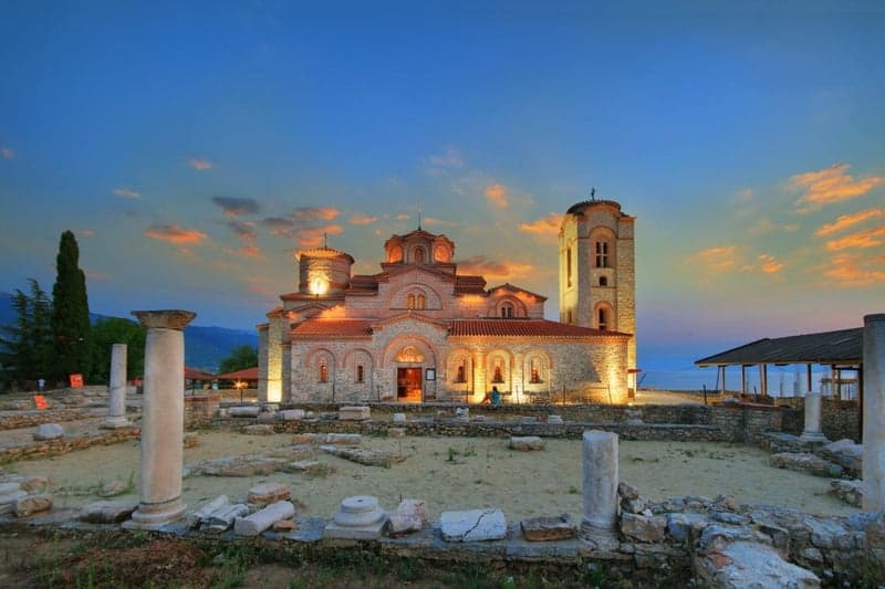 Нова година в Охрид - хотел "Unique Resort and SPA" **** - 3 нощувки, 3 закуски и 3 вечери, вкл. празнична новогодишна вечеря с богато меню и музика на живо! - екскурзия с автобус